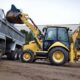 Inchiriez Buldoexcavator cu atasamente diverse